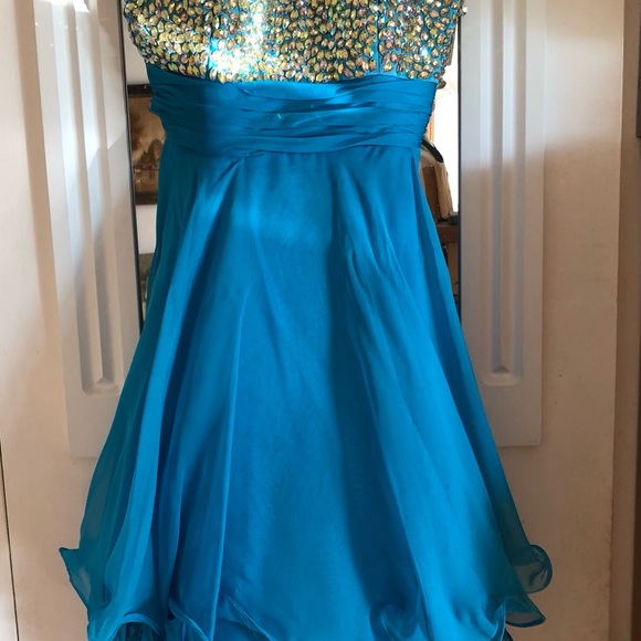 La Femme dress for prom and similar occasions, size 00. - Picture 7 of 9